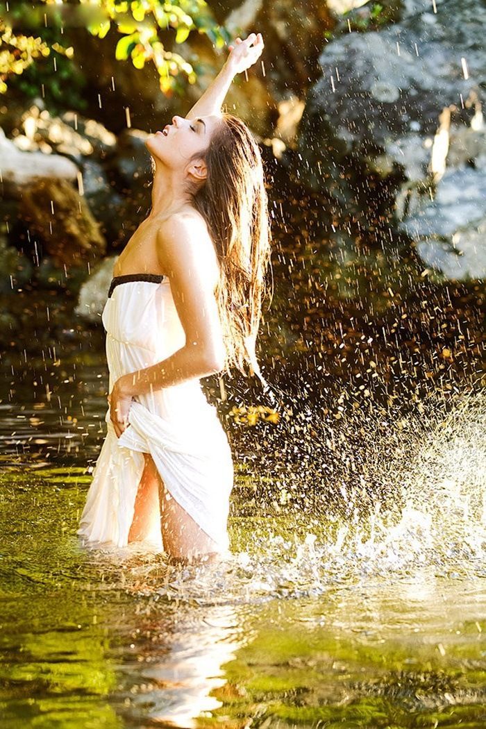 Marie Avgeropoulos in Ganzhou