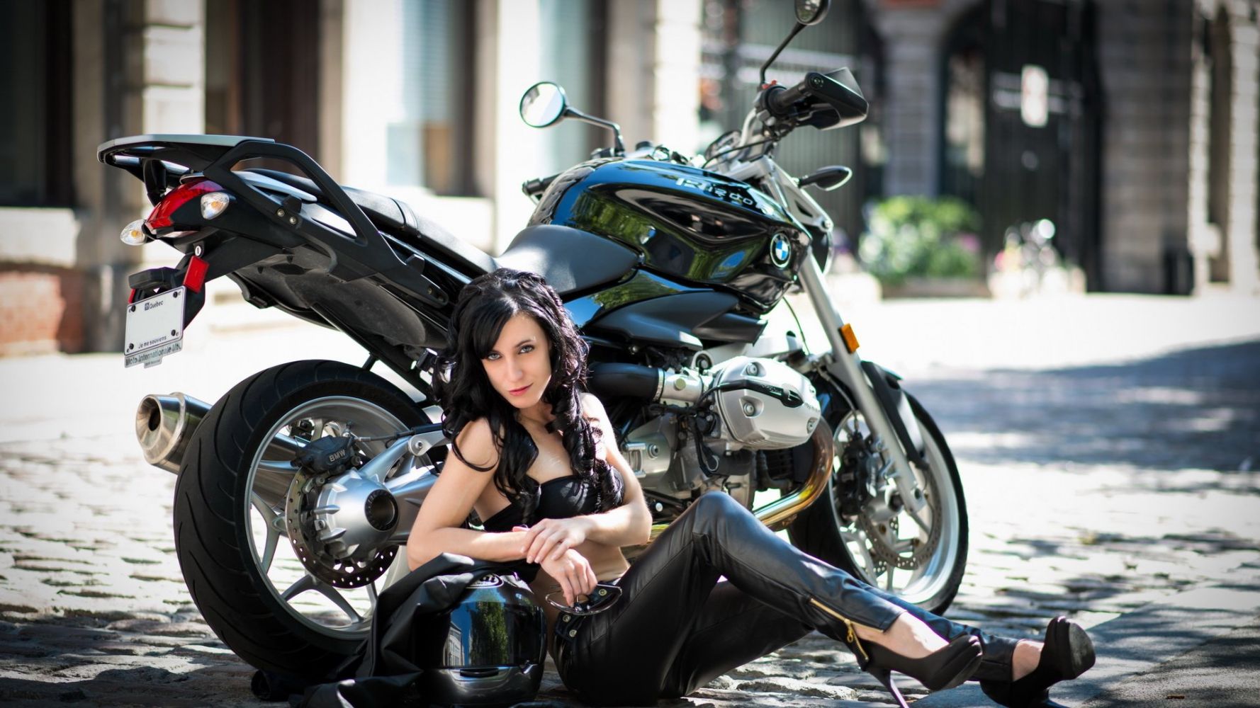 European women on bikes in Ganzhou